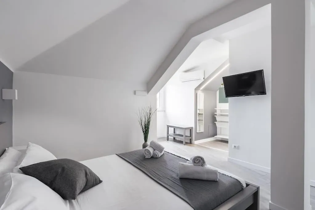Camilla'S Tourist Accommodation Rome